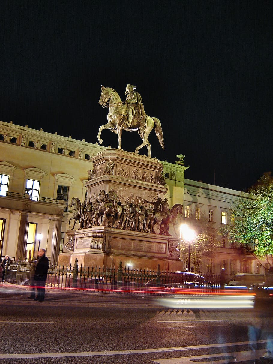 berlin, night, statue, monument, animal representation, sculpture HD wallpaper