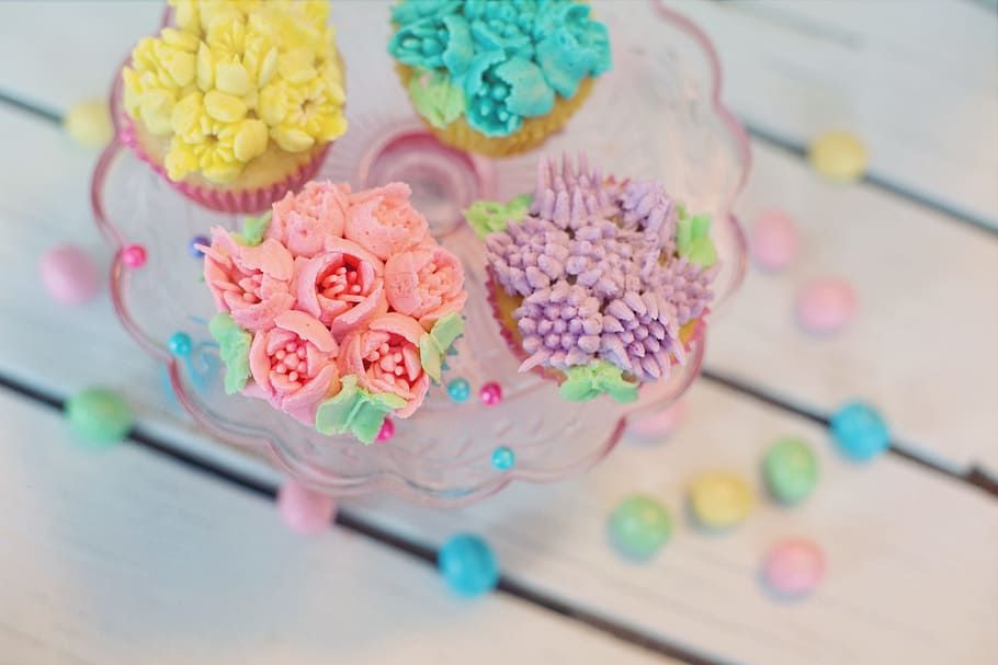 flower accent cupcakes on cupcake stand, pink, glass, tray HD wallpaper
