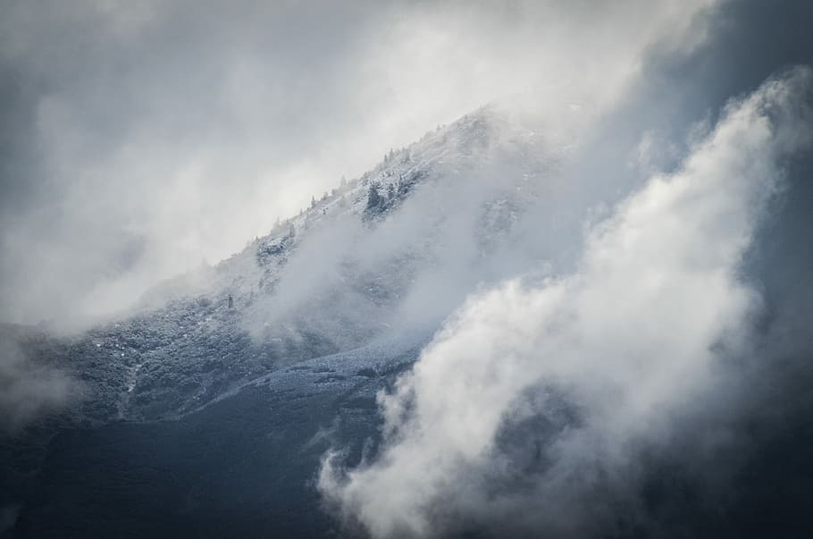 mountains surrounded by fogs at daytime, aerial photograph of island HD wallpaper