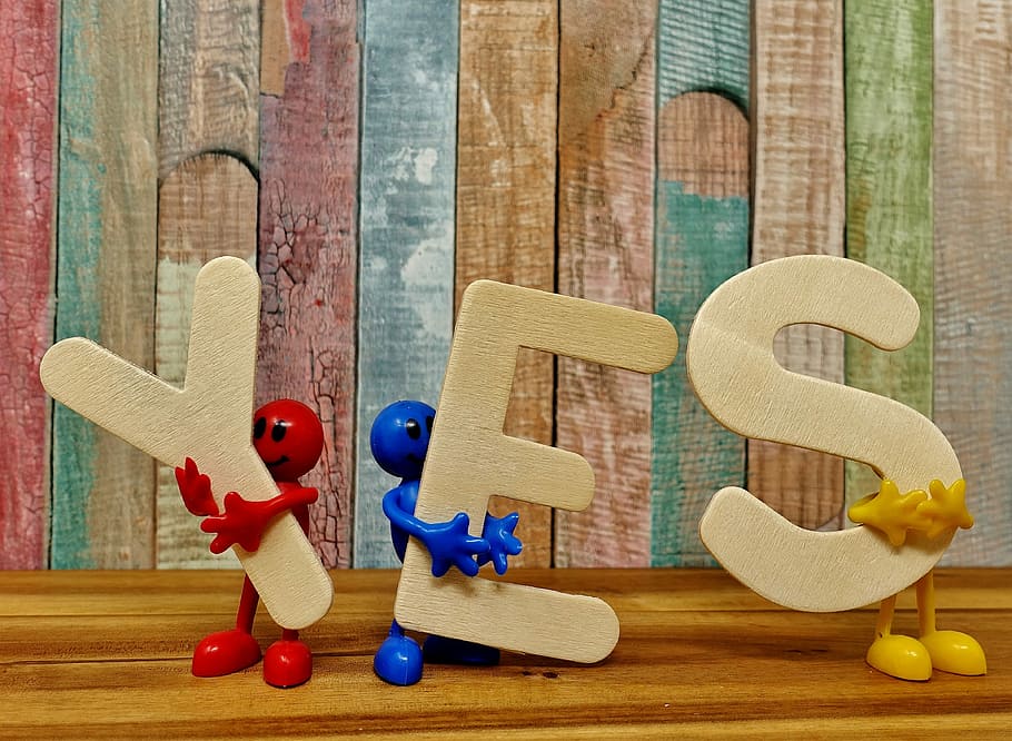 figures holding freestanding letters, yes, agree, allow, positive HD wallpaper