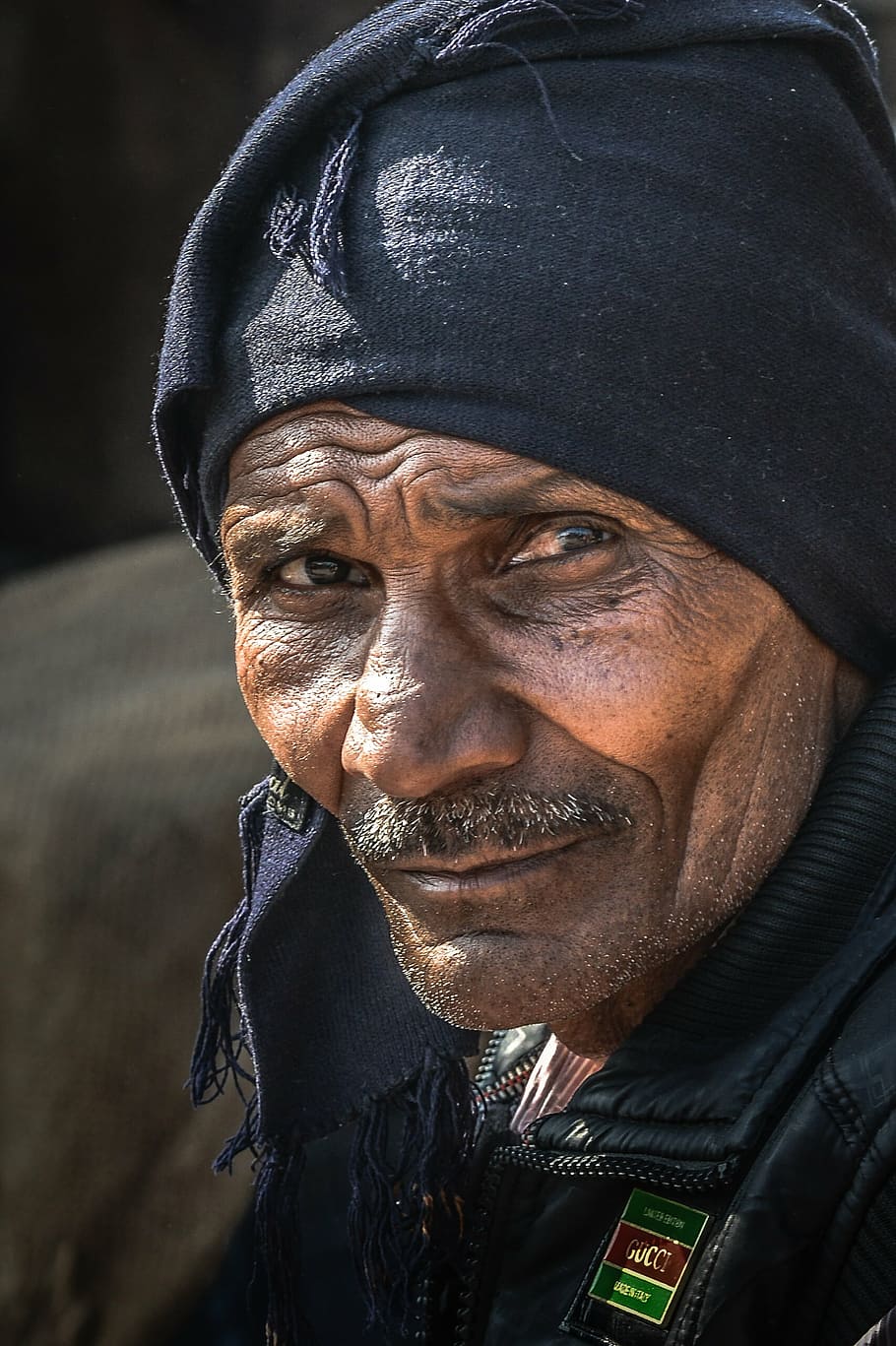 man wearing black headwear and black jacket, indians, portrait HD wallpaper