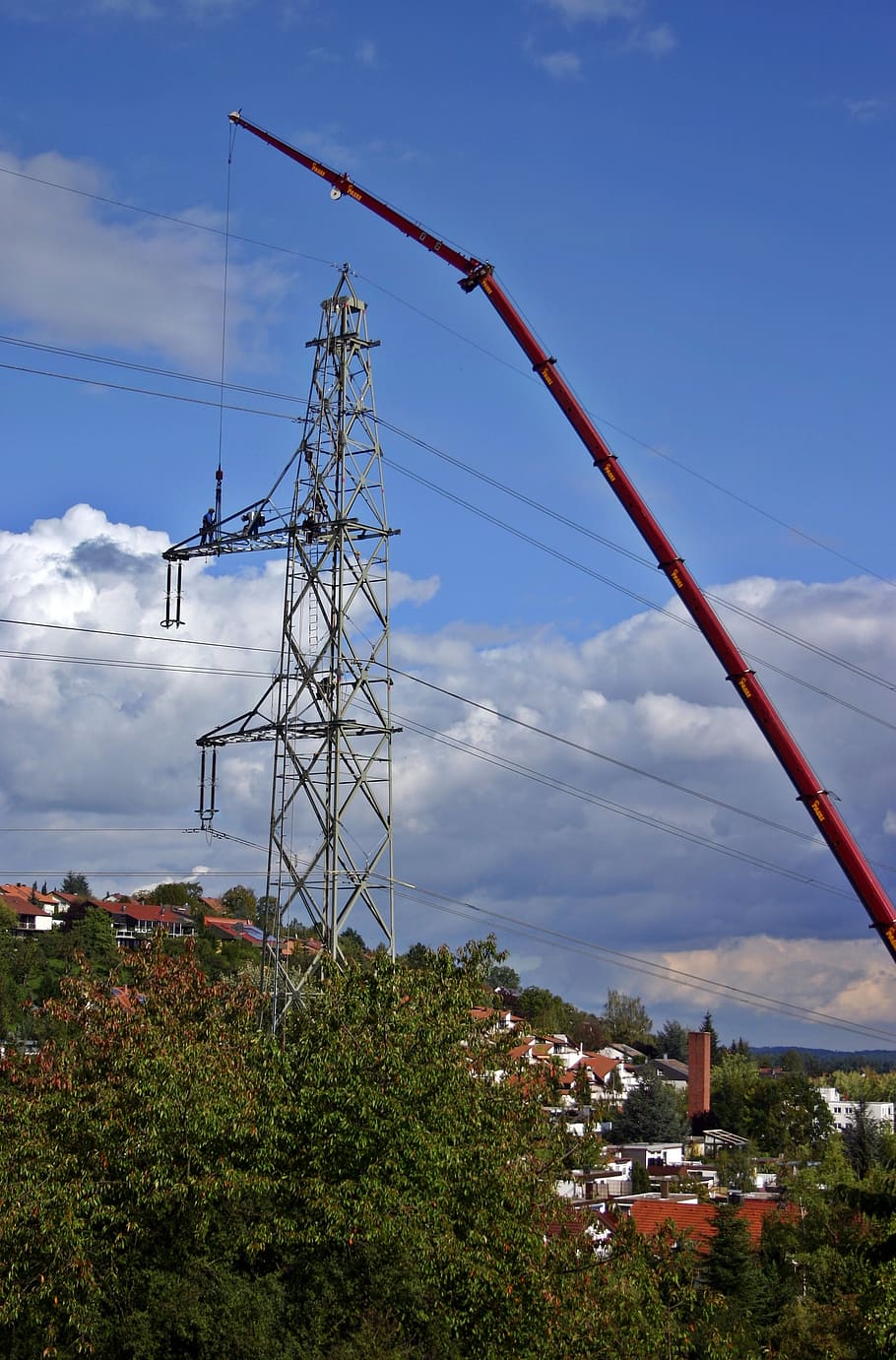 power-line-maintenance-workers-repair.jpg