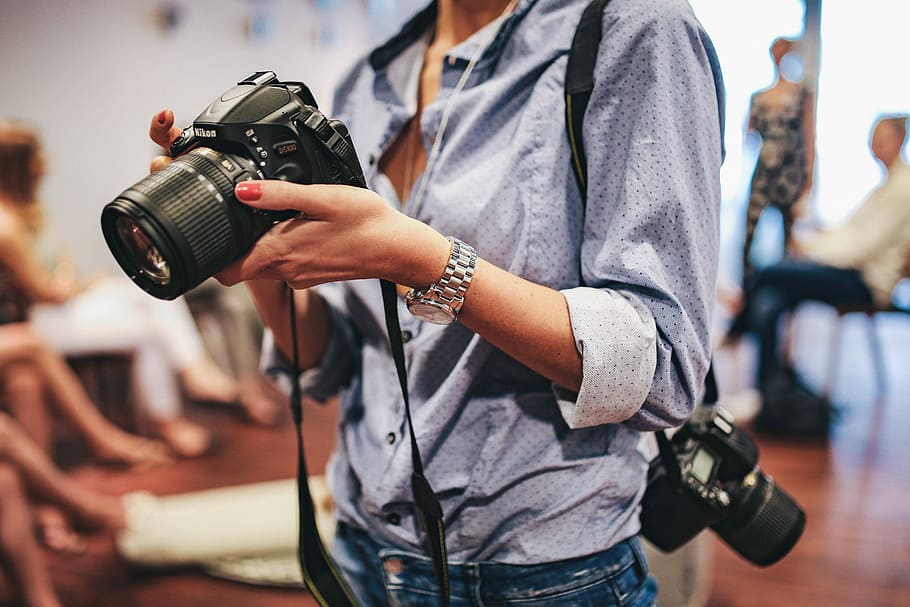 People with cameras at an exhibition, photography, photographer, HD wallpaper