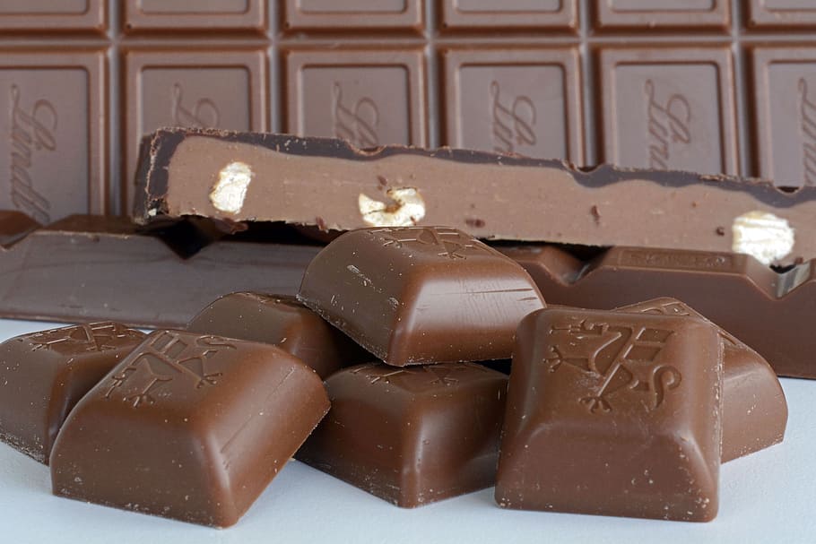 chocolate-swiss-chocolate-candy-delicious.jpg