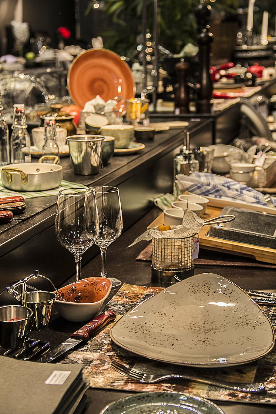 dinner friends, dishes, stores, food and drink, glass, business HD wallpaper