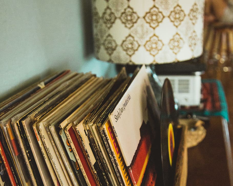 file of books, Records in the Desert, vinyl, retro, lamp, indoors HD wallpaper
