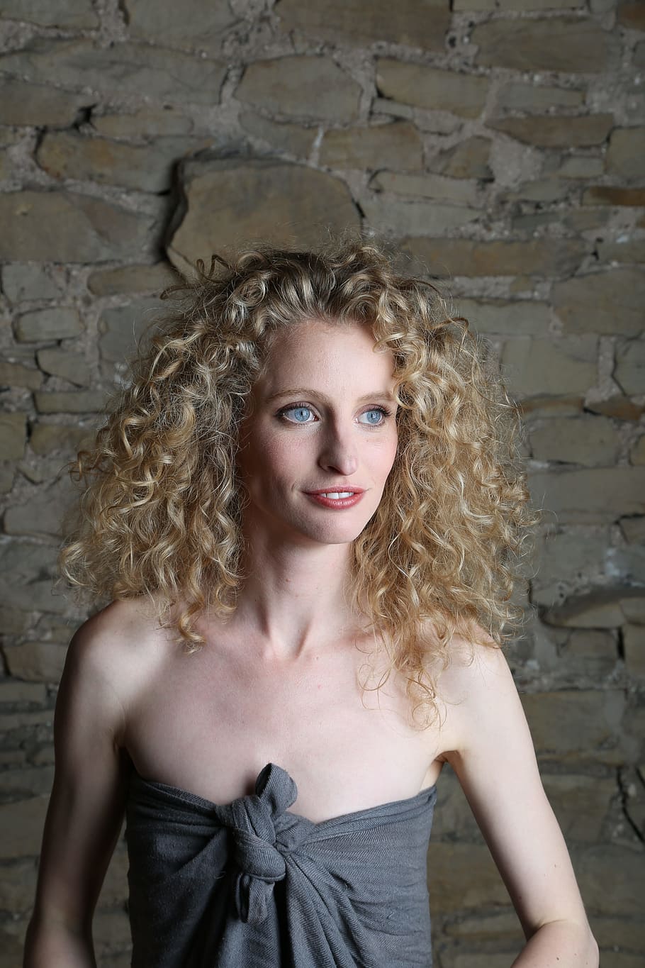 Portrait, Blond, Wall, femail, curls, blue eyes, raw, blond hair HD wallpaper