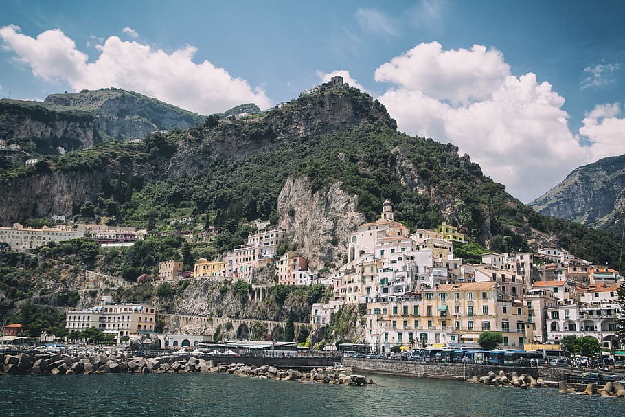The seaside town of Amalfi sits on the Amalfi Coast in Italy, HD wallpaper
