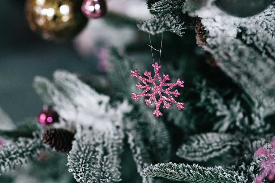Christmas tree decorations, Christmas balls, xmas, winter, christmas Ornament HD wallpaper
