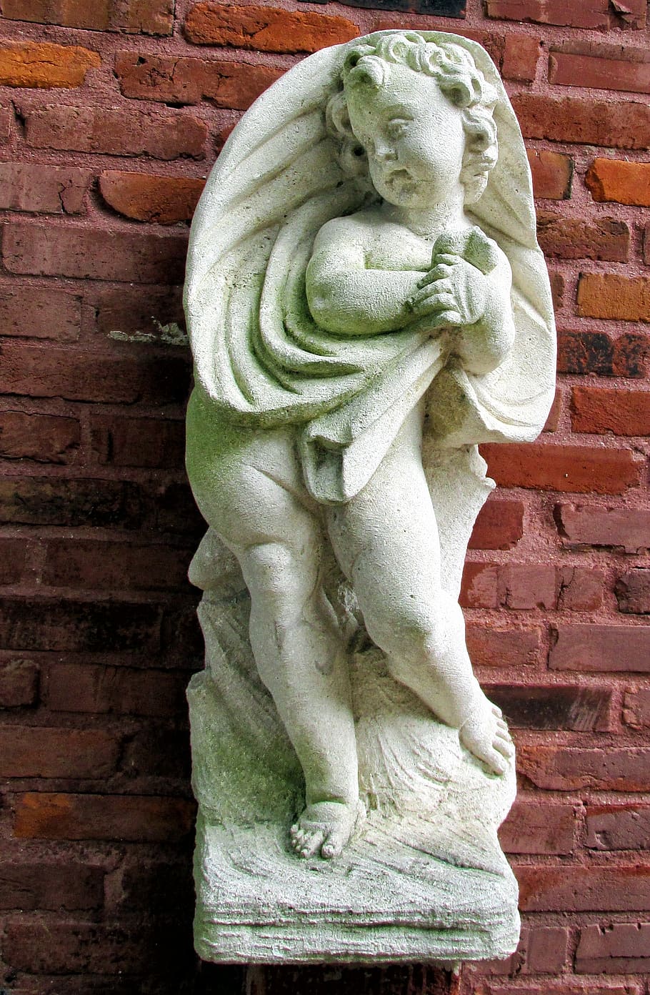 statue, child, stone, brick, angel, angelic, gray, red, weathered HD wallpaper