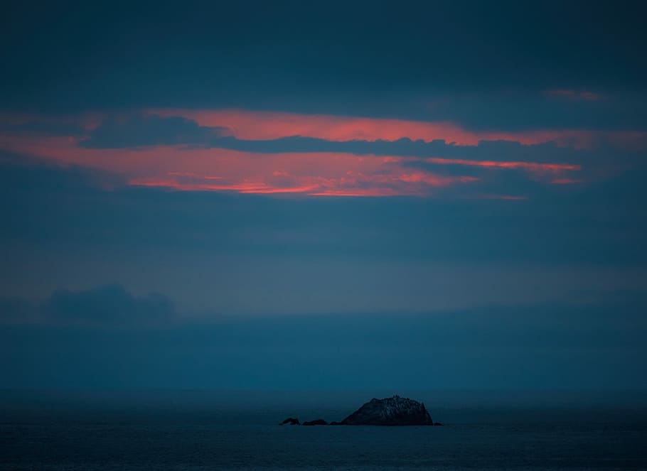 island during sunset, island surrounding by water, sea, ocean HD wallpaper