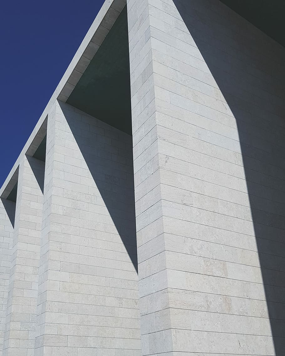 white concrete building, architecture, city, shadow, blue, lisbon HD wallpaper