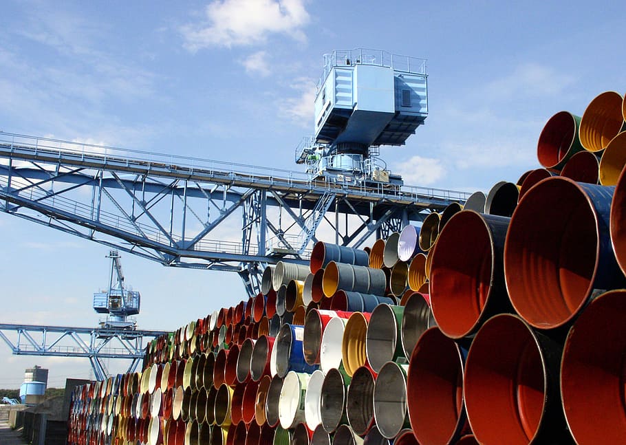 pile of assorted-color oil barrels, crane, cranes, container HD wallpaper