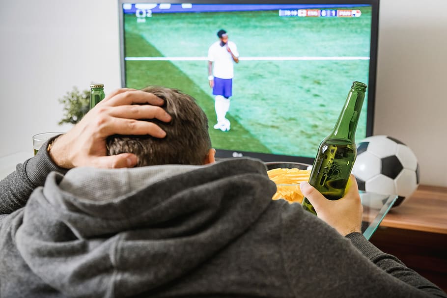 HD wallpaper: soccer, football, tv, watching, home, boy, man, beer, fun,  funny | Wallpaper Flare