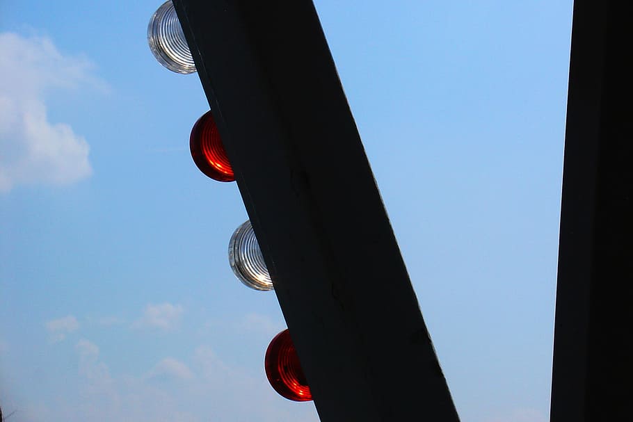 lights, pears, light bulbs, fixed lighting, sky, red, red light HD wallpaper