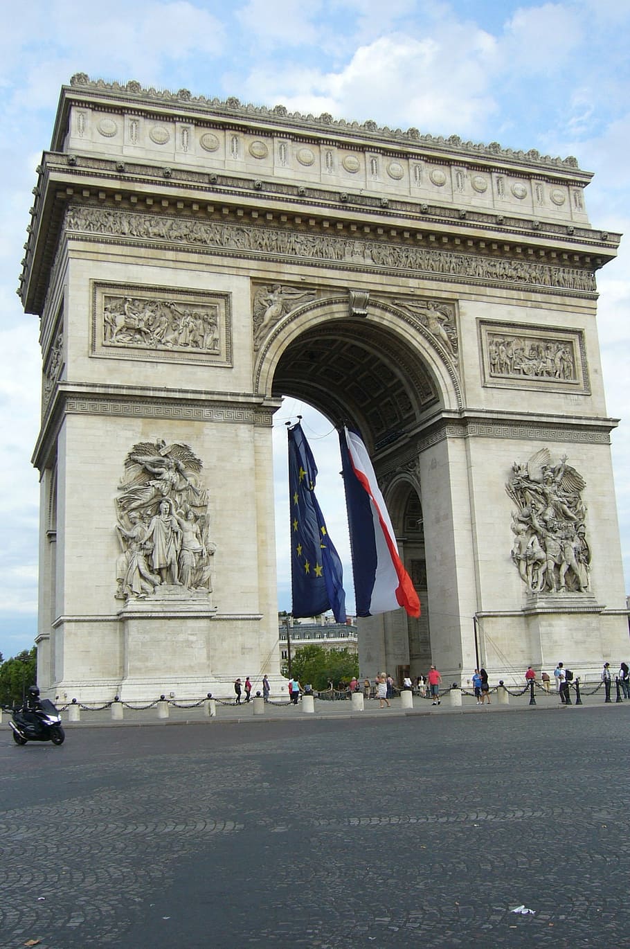 Champs Elysee 1080p 2k 4k 5k Hd Wallpapers Free Download Wallpaper Flare