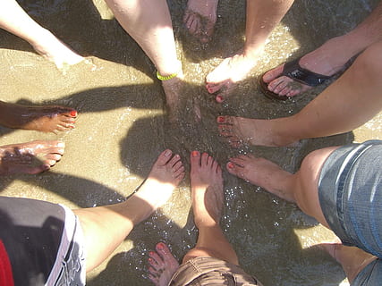 person's foot top view photography, beach, full, circle, team HD wallpaper