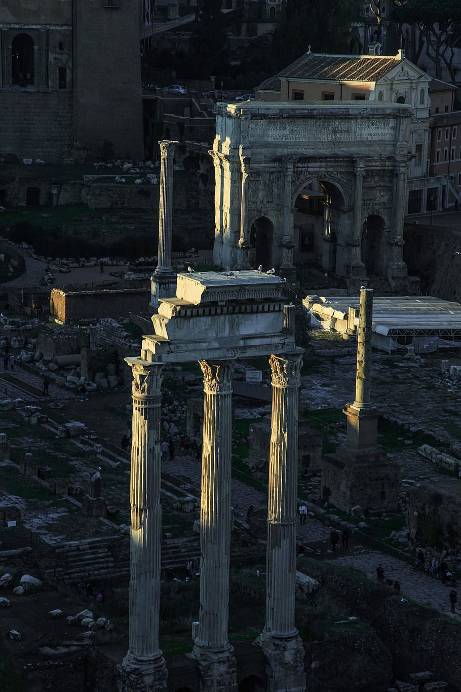 photography of gray concrete monument, white concrete ruins during daytime HD wallpaper