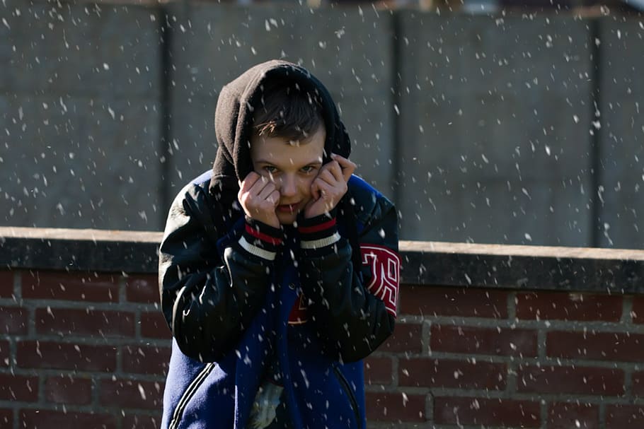 boy, snow, winter, cold, youth, playful, december, hat, youthful HD wallpaper