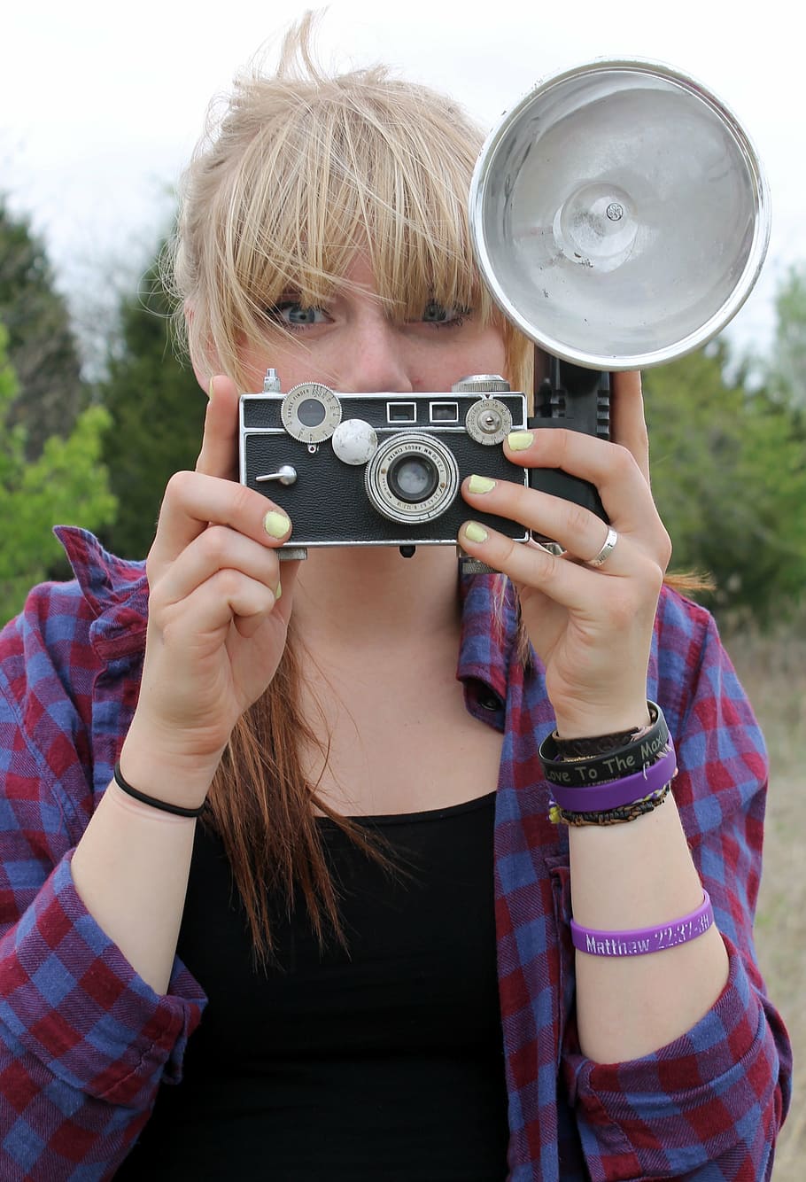 look, camera, eyes, portrait, female, lifestyle, face, women HD wallpaper