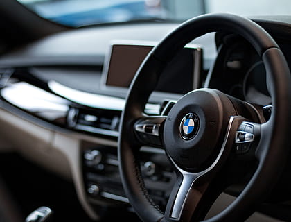 shallow focus photography of black BMW car steering wheel, dashboard HD wallpaper