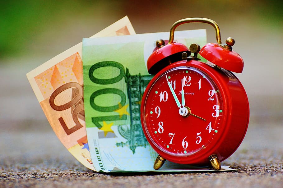 20 and 100 euro banknotes and red alarm clock with bell, time is money, HD wallpaper
