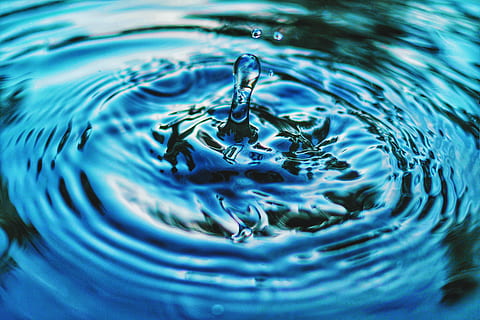 water droplet creating water ripple effect, water drop, circle HD wallpaper