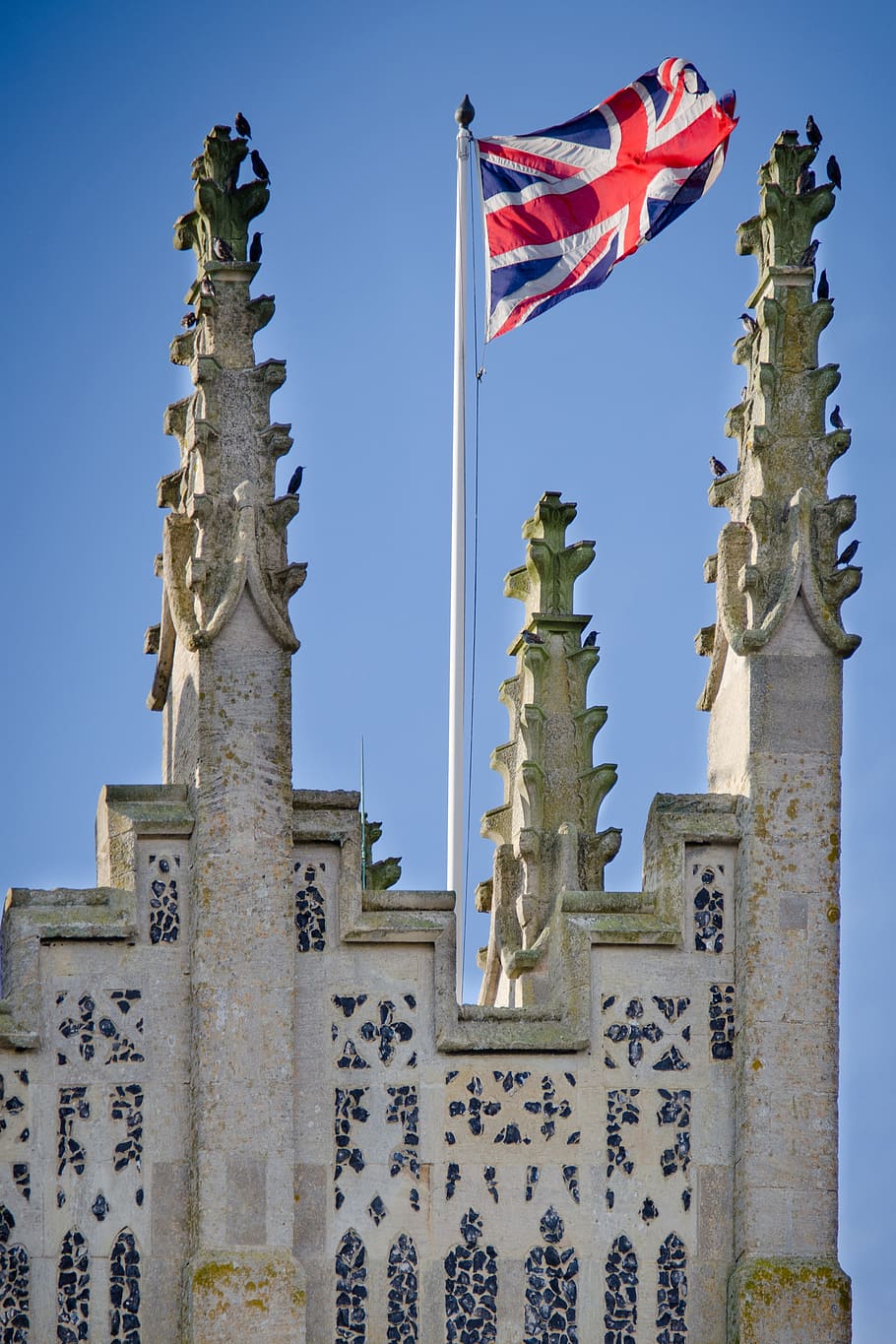 grey concrete building with Union Jack flag, england, british HD wallpaper