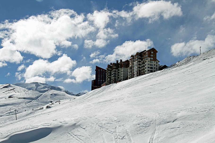 valle nevado, ski centre, chile, winter, snowboarding, mountains