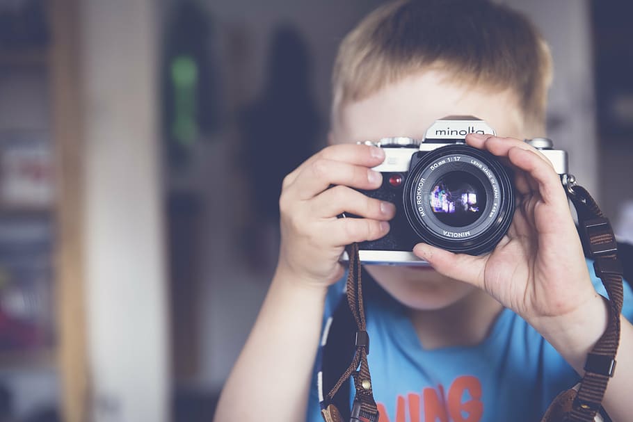 boy holding silver Minolta DSLR camera, child, classic, lens HD wallpaper