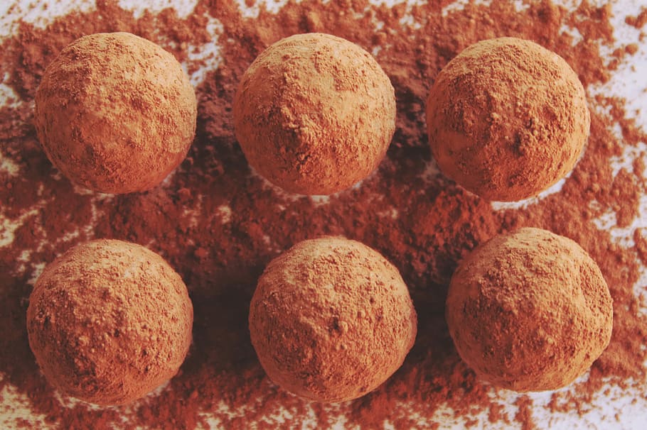 six powdered munchkins, food, brown, close-up, backgrounds, no People HD wallpaper