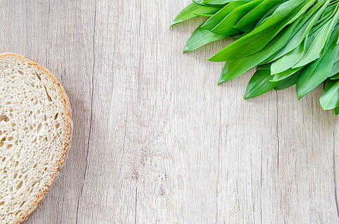 bread, food, healthy, wood, aromatic, board, breakfast, bunch HD wallpaper