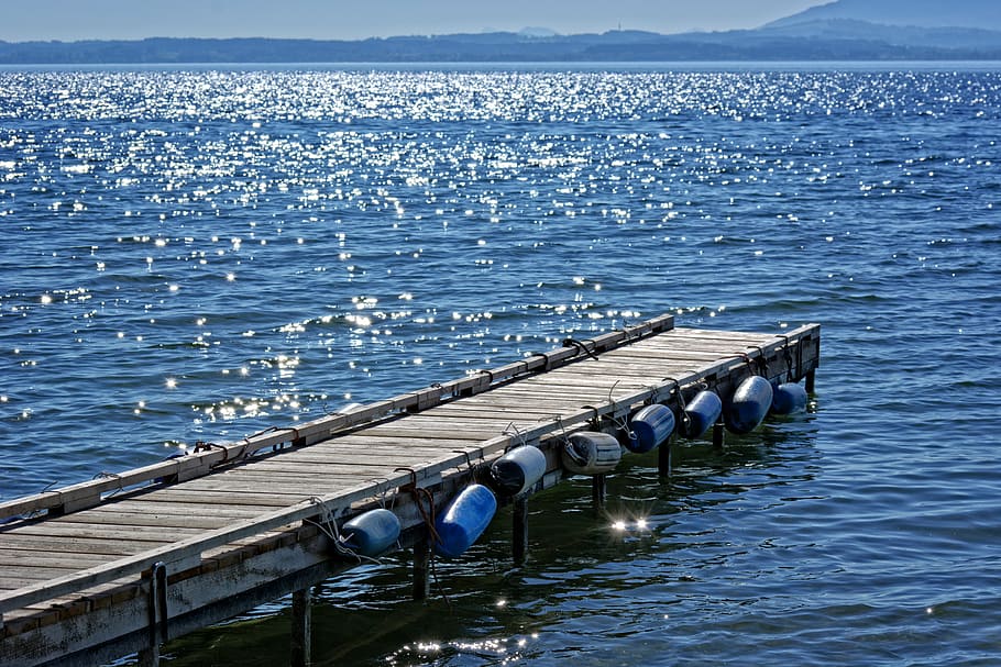 sunlight, mirroring, water, lake, boardwalk, pier, wide, distant HD wallpaper