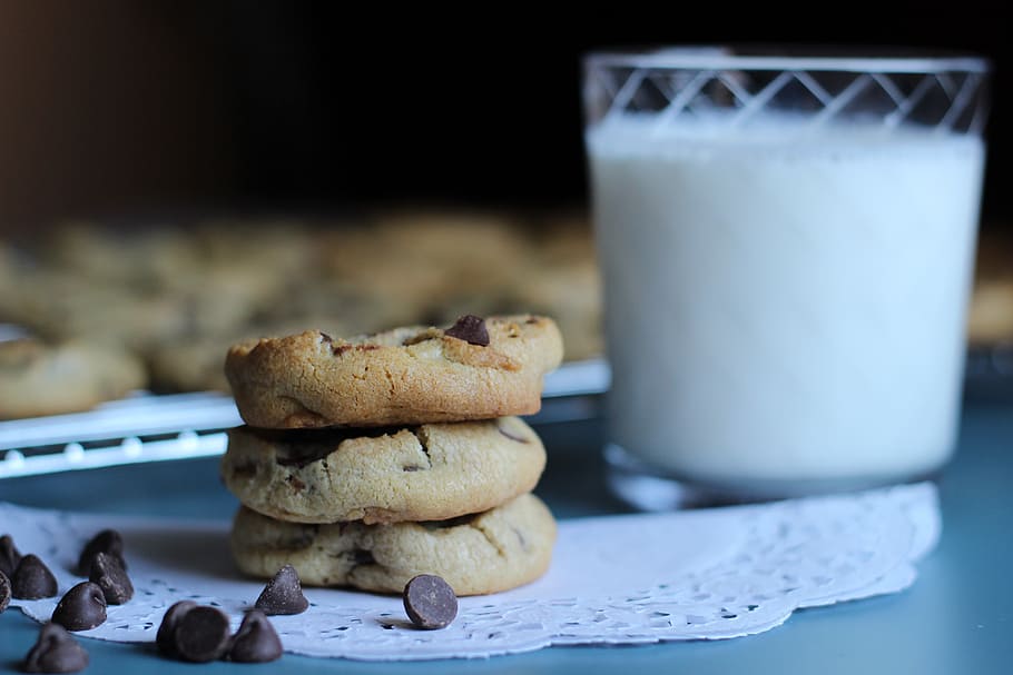 cookies, chocolate, chip, dessert, milk, bake, rustic, food HD wallpaper