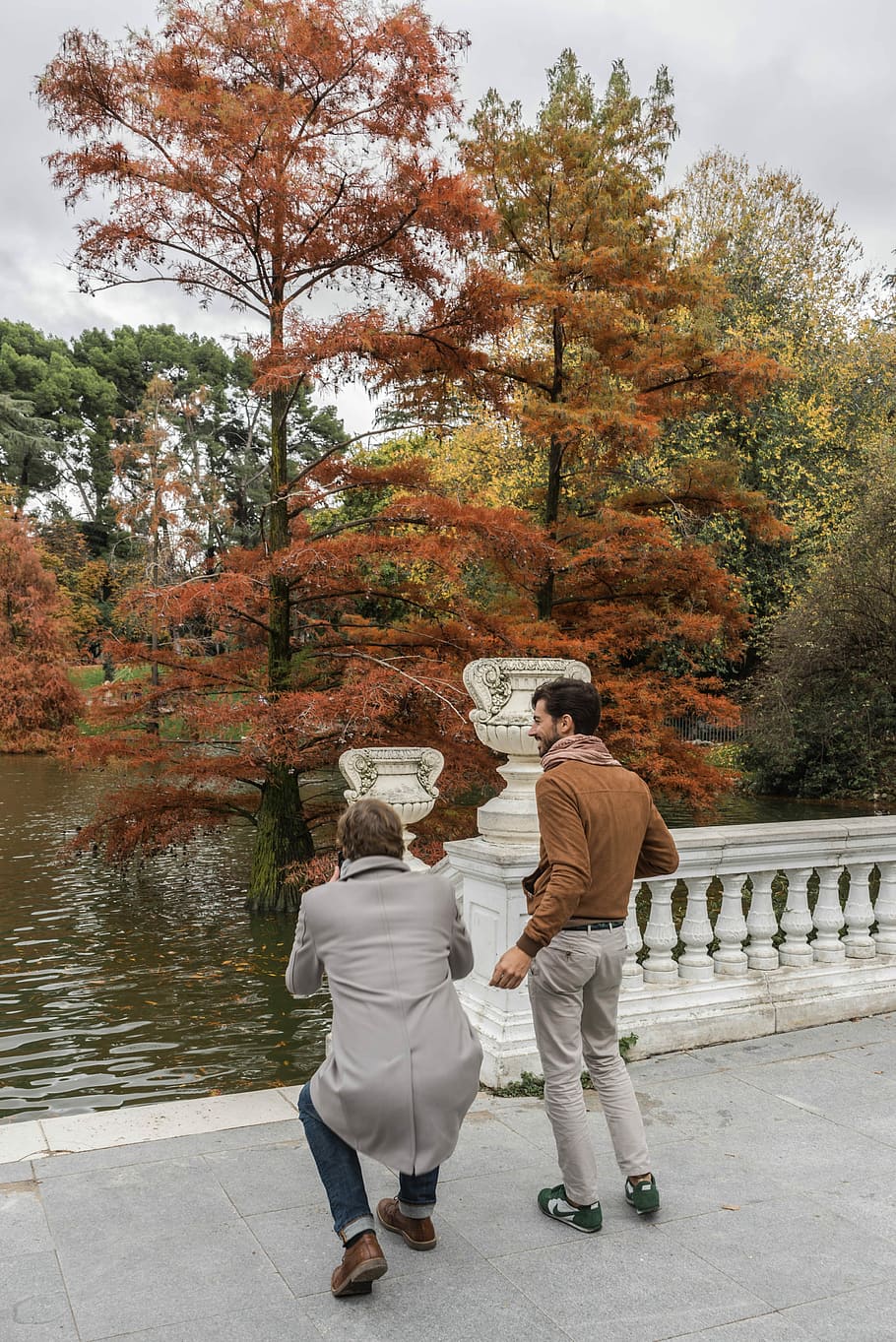 Pond, Couple, Posture, Last, Fashion, to watch, person, face HD wallpaper