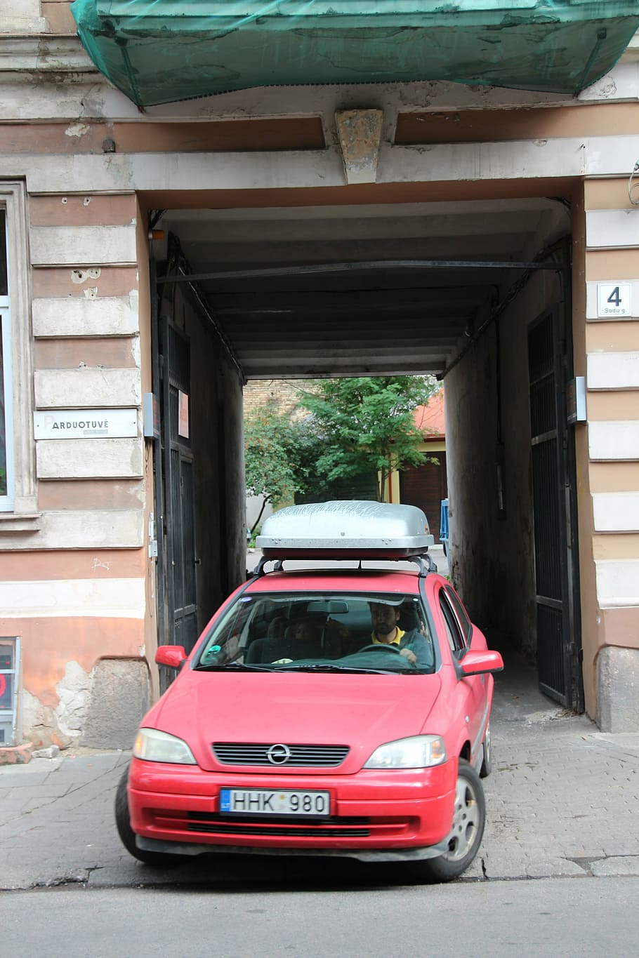 auto exit, house entrance, architecture, motor vehicle, car HD wallpaper