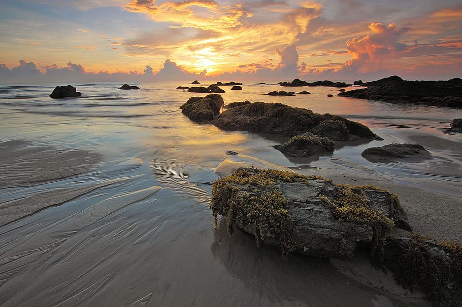 Sea Rock Under White Clouds Blue Skies during Sunset, beach, dawn HD wallpaper