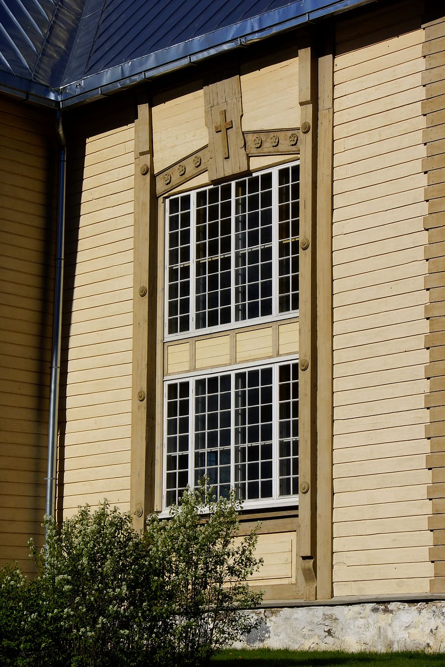 window, church window, small paned window, architecture, building exterior HD wallpaper