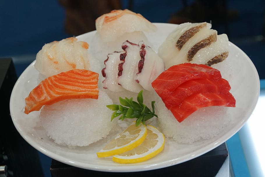 sushi on plate, sashimi, time, ice, japanese, food and drink HD wallpaper