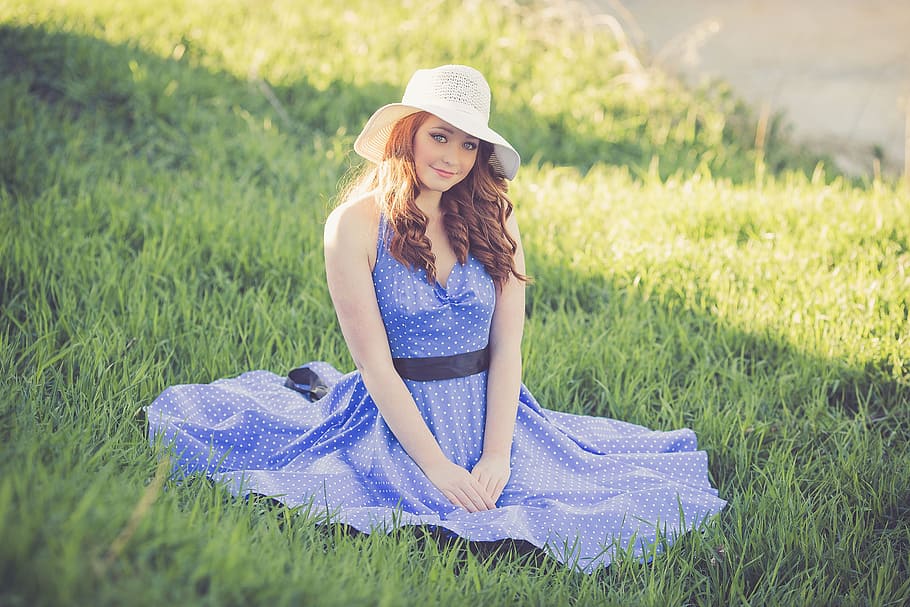 HD wallpaper: woman wearing blue and white sleeveless polka-dot circle dres...