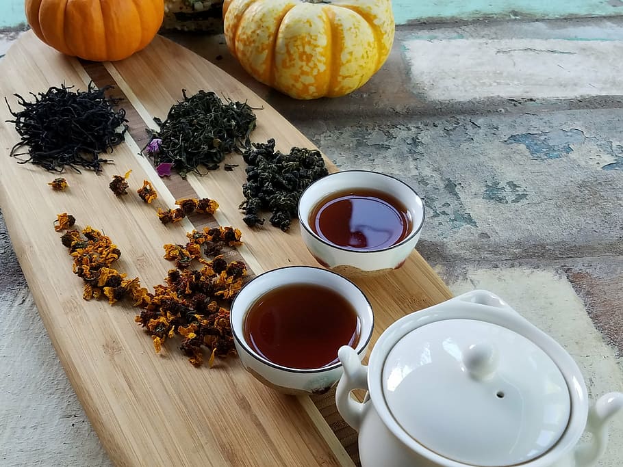 two cups of tea on brown surfboard, hot, drink, health, black HD wallpaper