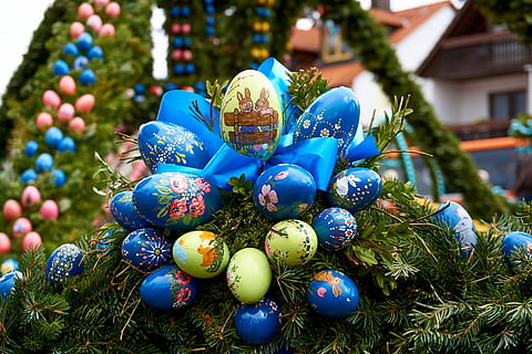 easter well, bieberbach, easter eggs, custom, fountain jewelry HD wallpaper