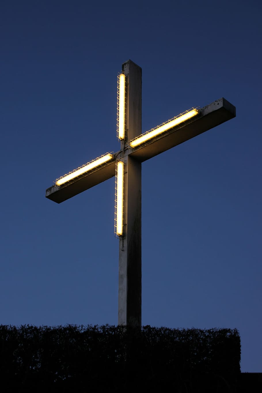 bamberg, cross, lighting, christianity, religion, crucifix HD wallpaper