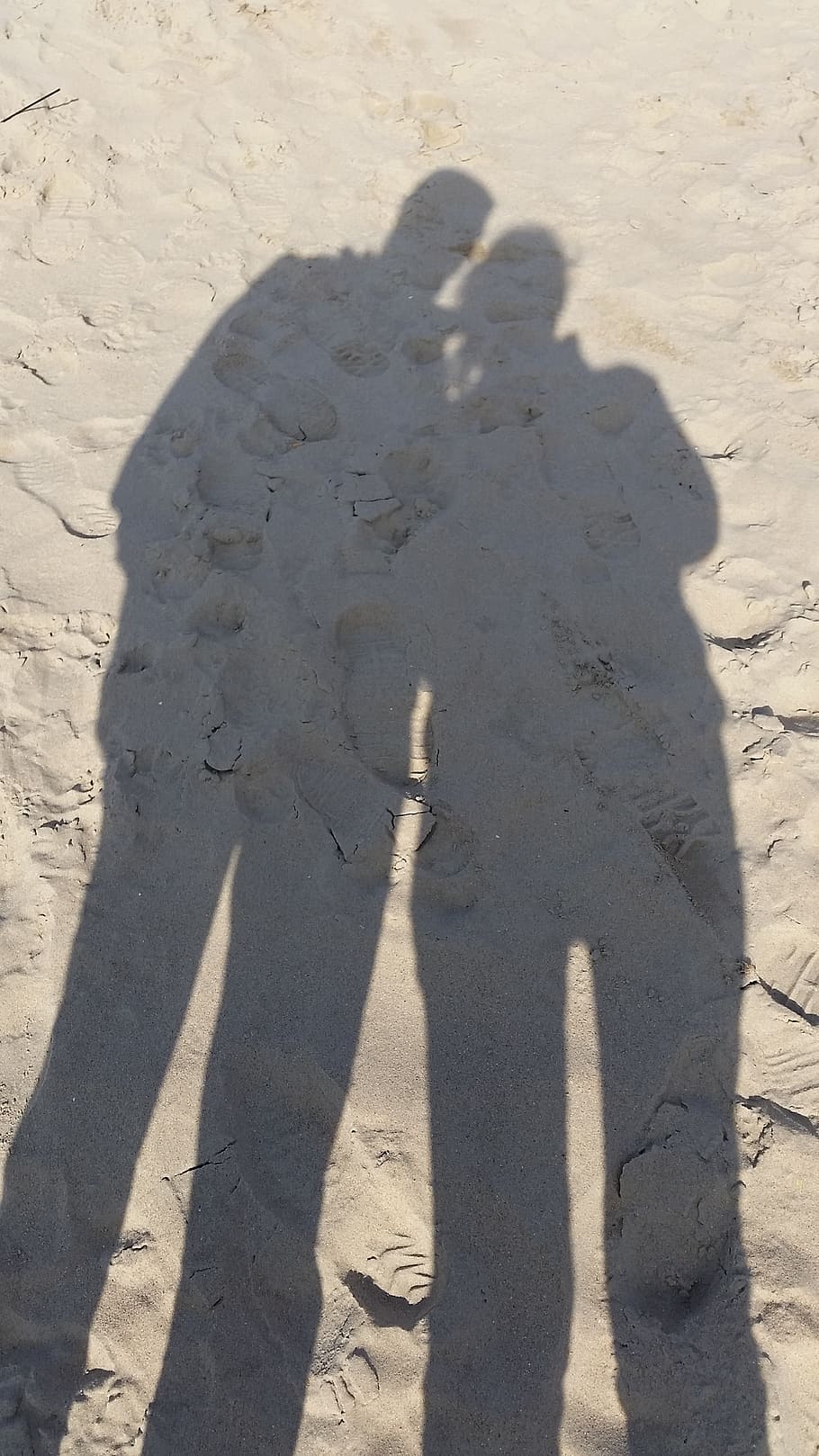 shadow, couple, union, sand, beach, footprint, sunlight, real people HD wallpaper