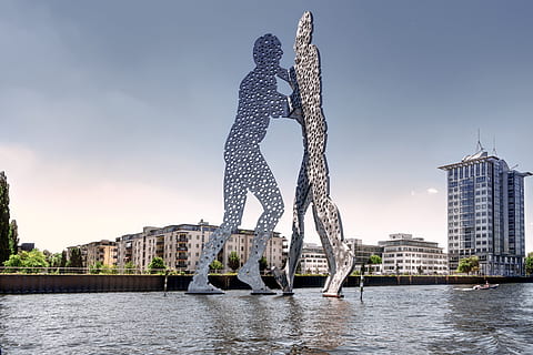 molecule man, berlin, spree, sculpture, artwork, capital, river HD wallpaper