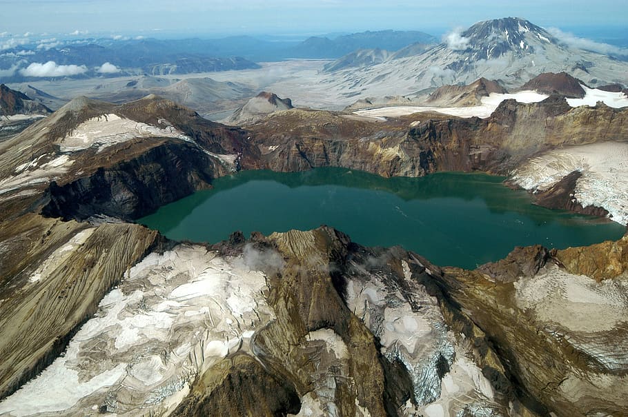 Katmai Calder, glacier, and Mt Griggs in Katmai National Park, Alaska, HD wallpaper