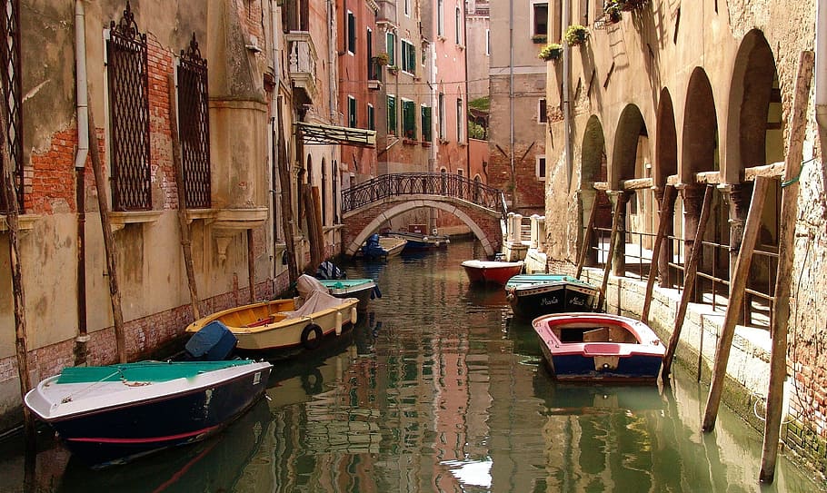 several boats on canal, italy, venice, secondary channel, anchorage, HD wallpaper