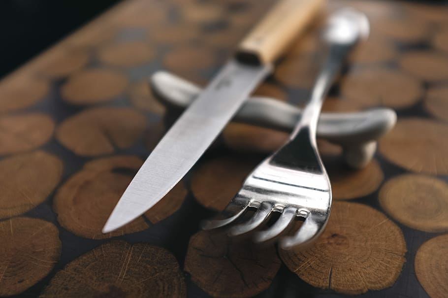 Fork and steak knife close up, kitchenware, restaurant, close-up HD wallpaper