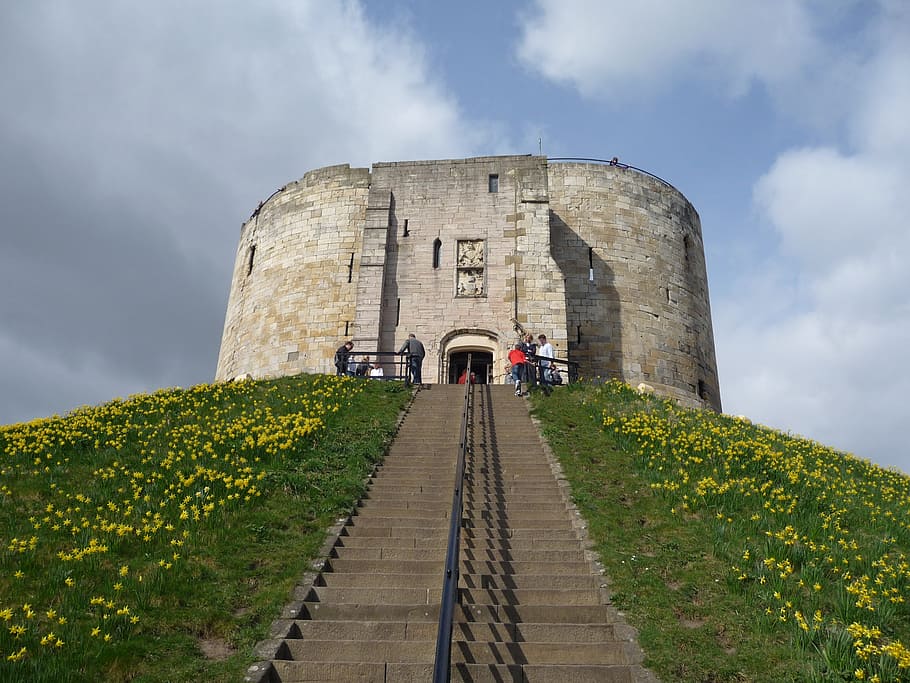 gray concrete building under cloudy sky, cliffords, tower, york HD wallpaper