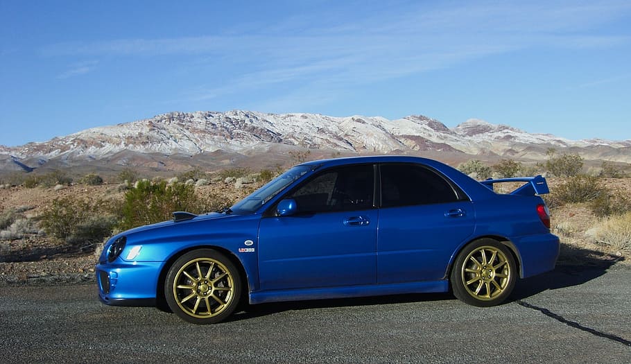 blue Subaru Impreza sedan on road near mountain, subaru uk300 at death valley, HD wallpaper